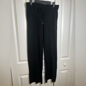 Black women’s sweater pants size Medium extremely comfortable